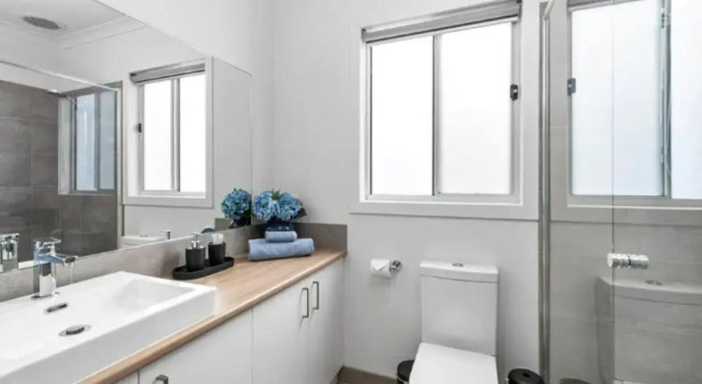 CASA EMEC- 500m To The Beach Or Main Strip!, Buchen Sie Hotel Ocean Grove Bellarine Peninsula