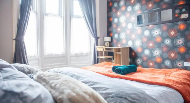 Апартаменты Delightful Central, Seaside Apartment-with free parking