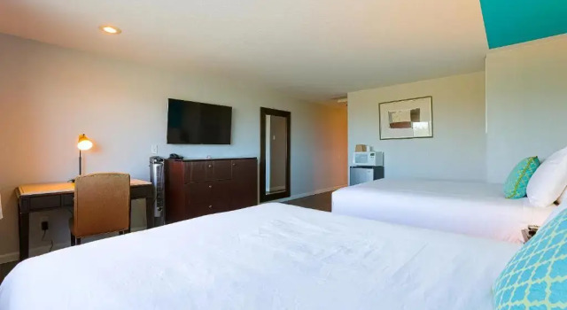 Четырёхместный номер Standard с балконом и с видом на реку Coast River Inn by OYO Seaside