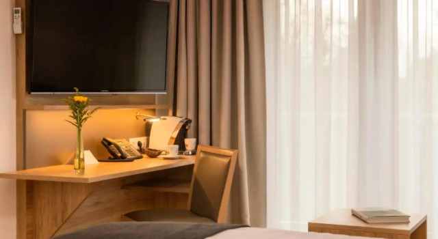Двухместный номер Deluxe с балконом Four Stars by City Hotel