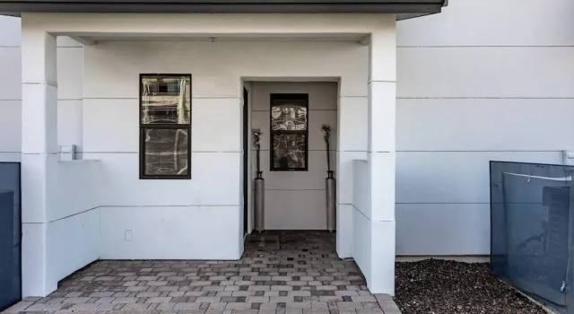 Stunning Home In a Great Location 2-car Garage, Забронировать Отель Отели Пруда в Темпе 4 звезды, 4*