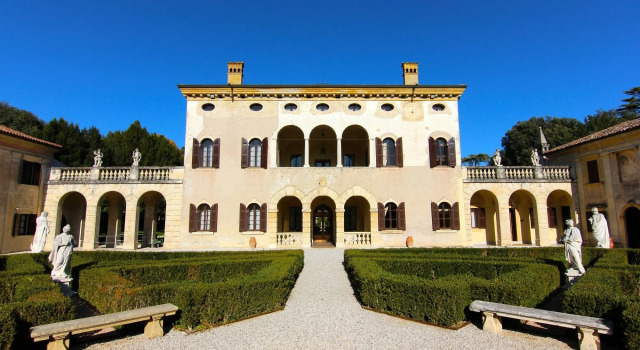 Hotel Villa Giona