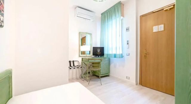 Одноместный номер Standard Hotel American