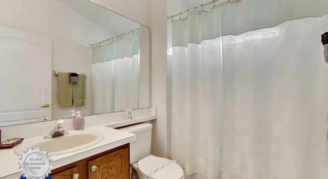 Кровать в общем номере с 6 комнатами Lake or Conservation View Vacation Homes