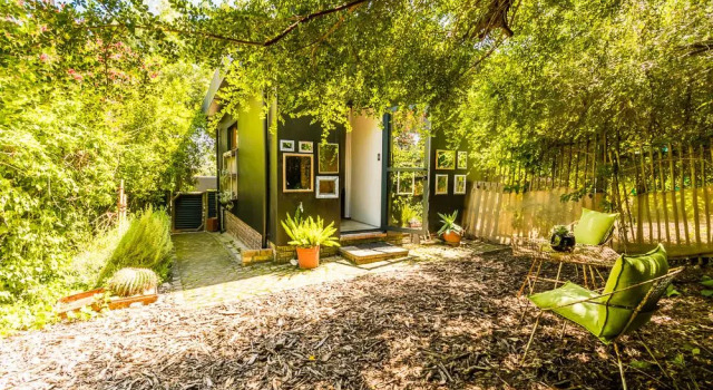 Коттедж Stellenbosch Gardens