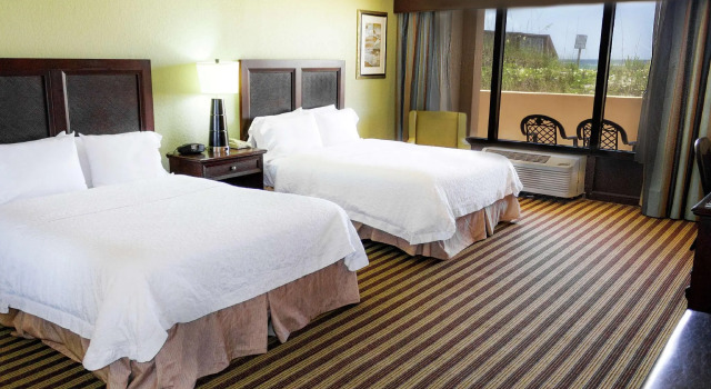Четырёхместный номер Standard с красивым видом из окна Hampton Inn Fort Walton Beach