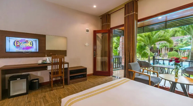 Бунгало с балконом и с видом на бассейн Qualia Resort Phu Quoc