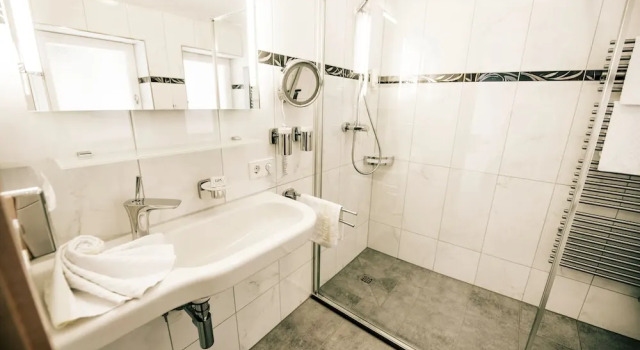 Двухместный номер Standard с балконом и с видом на озеро Hotel Langenwaldsee