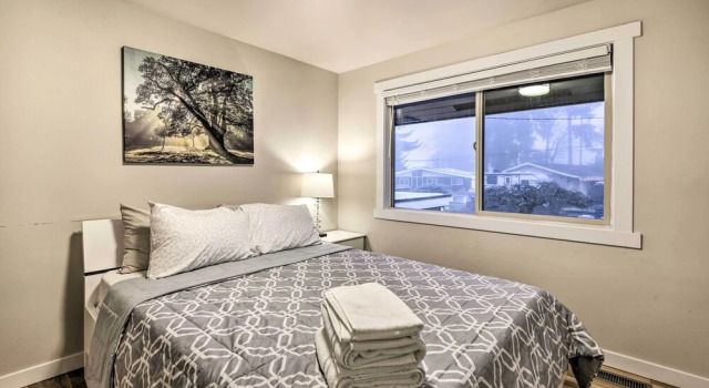 Коттедж Spacious Kent Home ~ 17 Mi to Dtwn Seattle!