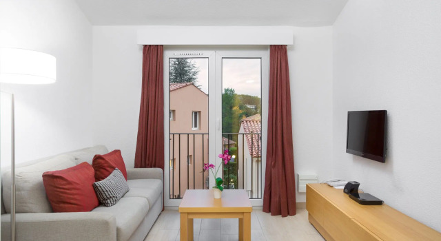 Студия Le Club Mougins