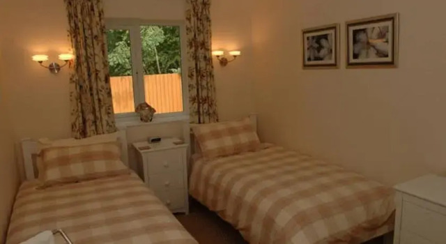 Primrose Cottage Bed & Breakfast, Varaa Lomakoti Mökit kohteessa Merseyside, Mökki