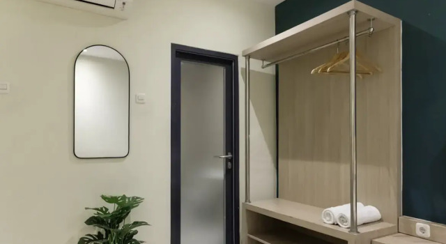 Deluxe Double room Mono Coliving Kencana, Surabaya