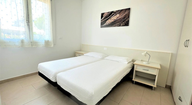Bright Flat With Shared Pool, Prenota Appartamento Hotel a Veneto con parcheggio, Parcheggio