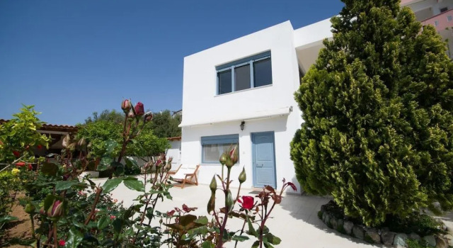 Family Holidays House Koutsouras by GHH, Забронировать Отель Отели East Crete с парковкой, Парковка