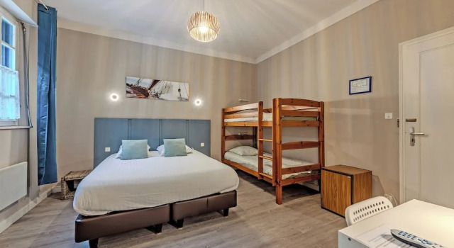 Семейный номер Standard Logis Hotel De La Corniche