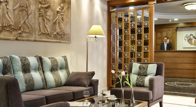 AVA Hotel & Suites
