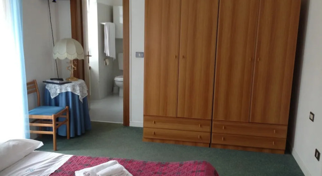 Трёхместный номер Standard с видом на озеро Hotel Lido