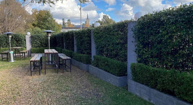 Australian Hotel Young