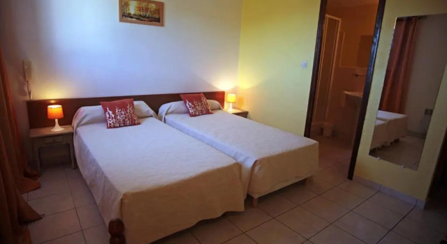 Двухместный номер Superior Logis Hôtel LE PRESSOIR