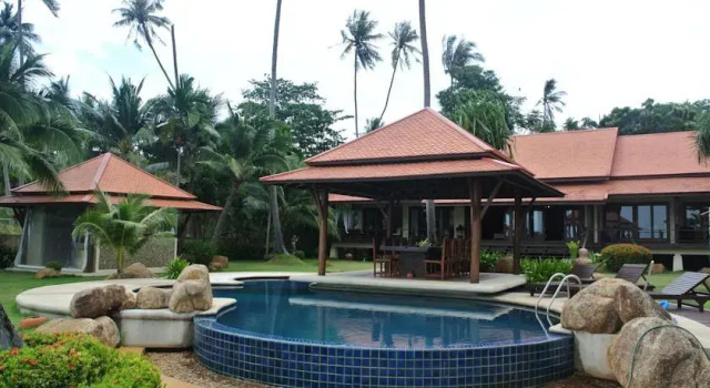 Angthong Villa