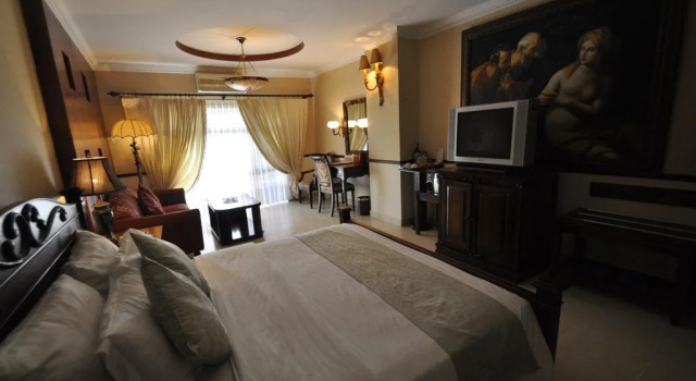 Sunflower Hotel  Spa  District 10