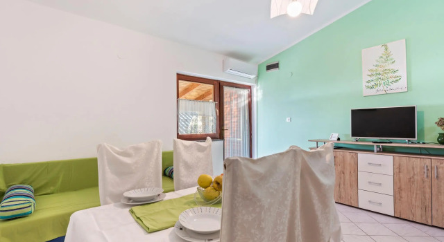 Apartment in Jasenice Near Maslenica Beach