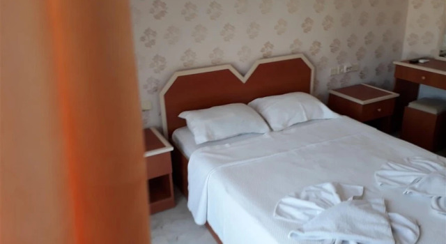 Sureyya Hotel, Забронировать Отель Отели Гумульдур с бассейном, Бассейн