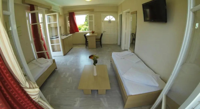 Апартаменты Superior Happyland Hotel Apartments