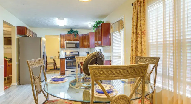 Коттедж Pet-friendly Home w/ Pool Access in Snellville!
