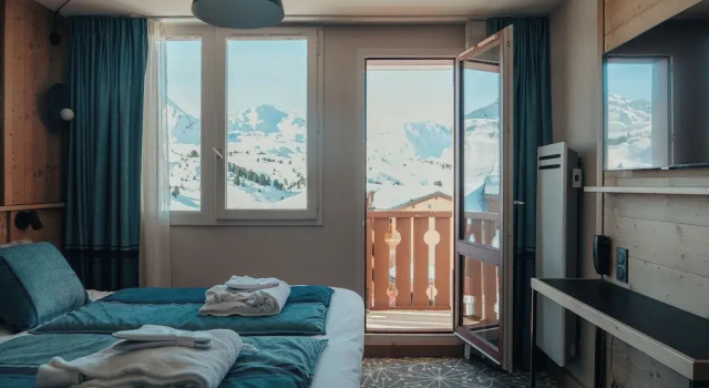 Двухместный номер Superior с красивым видом из окна Hôtel LEden des Cimes - Vacances Bleues - Belle Plagne 2100