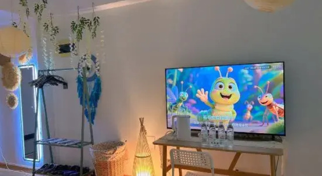 Кровать в общем номере с красивым видом из окна Zibo Baiyueguang Homestay