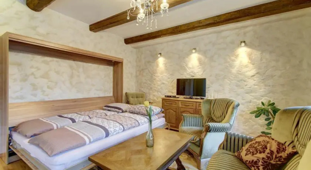 Small House Vilnius Centre, Забронировать Апартаменты/квартира Вильнюс Вильнюсский уезд, рядом с All Saints Church in Vilnius