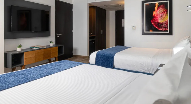 Четырёхместный номер Standard с видом на город Wyndham Guayaquil, Puerto Santa Ana