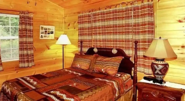 Country - 2 Bedrooms, 1 Baths, Sleeps 6 Cabin by RedAwning, Book Feriehus Sommerhuse i Newport, Hytte