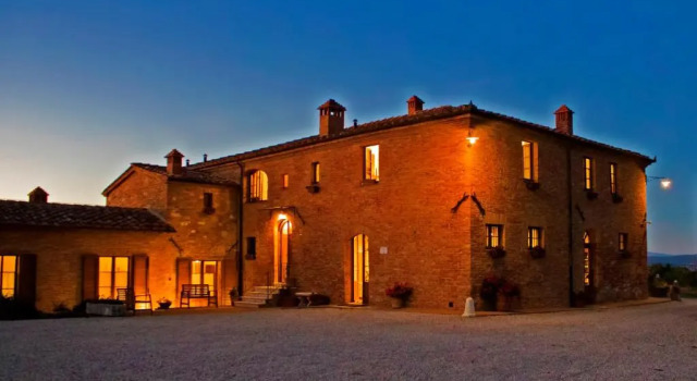 Agriturismo Mocine, Prenota Hotel Asciano Crete Senesi