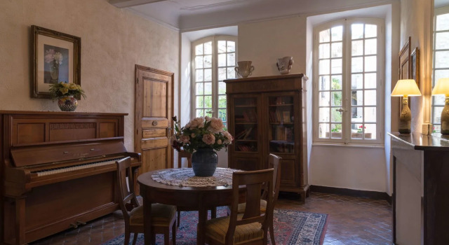 Hostellerie Le Beffroi, Забронировать Отель Везон-ла-Ромен Воклюз