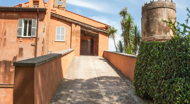 Castello del Duca - Conte Comfort Suite, Book Hotel Marcigliana Lazio