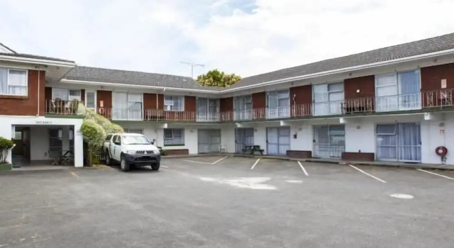 Sunset Lodge Motel, Buchen Sie Motel Henderson Region Auckland