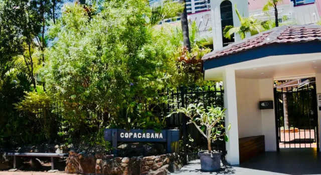 Copacabana Apartments, Забронировать Апартаменты/квартира Серферс-Парадайс Голд-Кост, рядом с Florida Gardens Tram Station