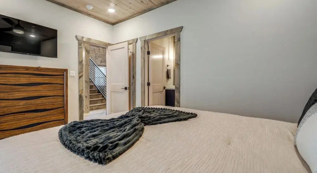 Indoor Pool, Hot Tub! the Smoky Luxe Retreat, Забронировать Дом для отпуска Пиджен-Фордж Great Smoky Mountains National Park, рядом с Pigeon Forge Community Center