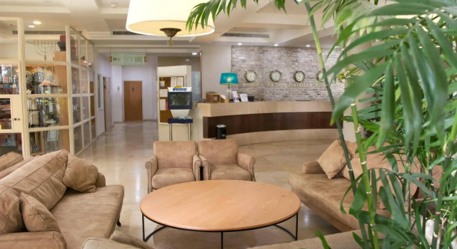 Royal Plaza Hotel, Забронировать Отель Тверия Тивериадское озеро, рядом с Hammat Tiberias