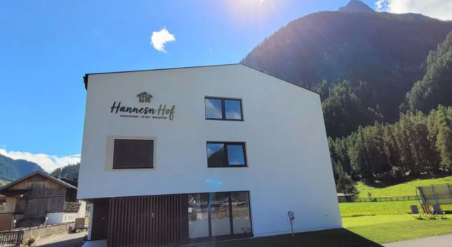 Apart Hanna am Hannesnhof, Prenota Hotel Hotel a Tirolo con parcheggio, Parcheggio