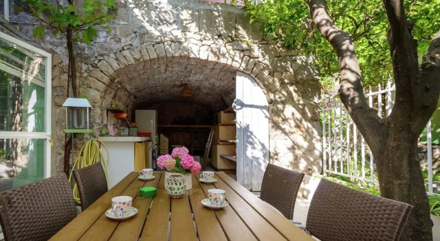 Коттедж Lovely Mediterranean Home near Beach with Private Open & Covered Terrace