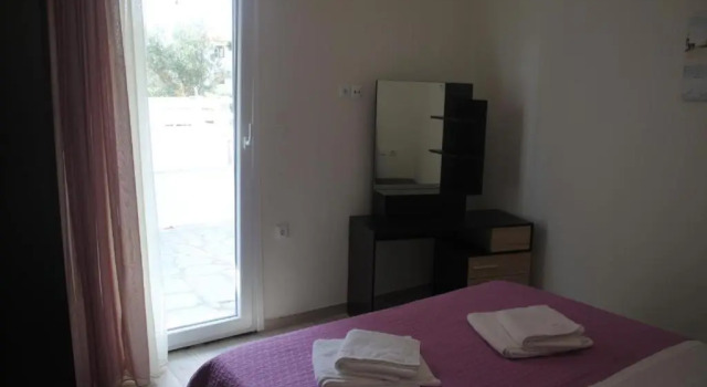 Estia House 1-2, Rezerwuj Hotel Hotele w Sithonia z parkingiem, Parking