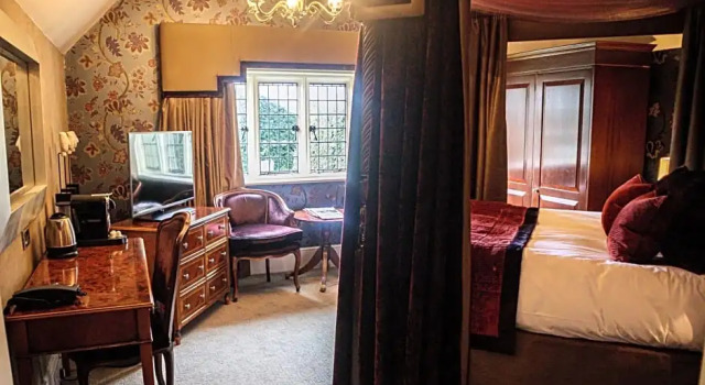 Полулюкс Langshott Manor - Luxury Hotel Gatwick
