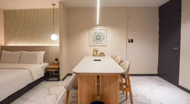 Номер Premier Urban Groove Hotel
