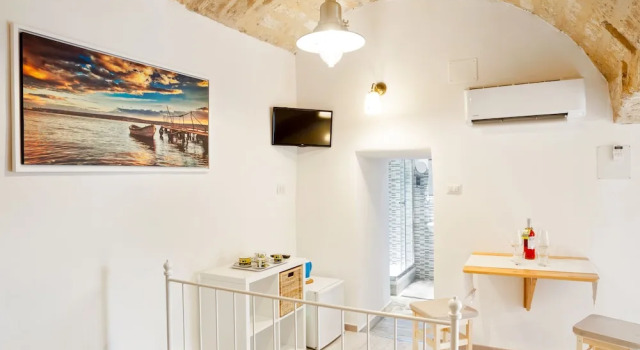 GuestHost - San Nicola Clemente Private Room, Забронировать Гостевой дом Бари Bari Province, рядом с Театр Маргерита
