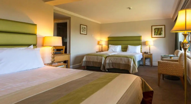 Семейный номер Standard Hellidon Lakes Golf & Spa Hotel