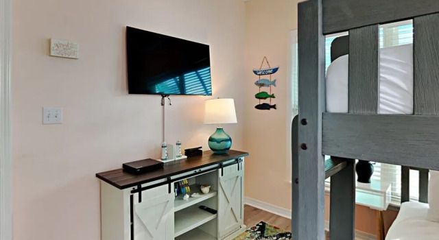 Gulfside Cottage by Southern Vacation Rentals, Varaa Lomakoti Hotellit Emerald Coast uima-altaalla, Uima-allas