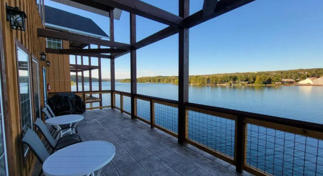 Коттедж с 3 комнатами Keweenaw Waters Resort